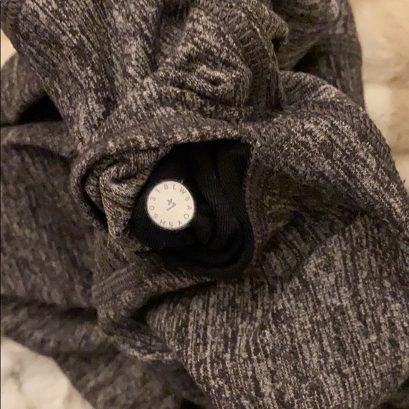 Lululemon - Picture 2 of 3